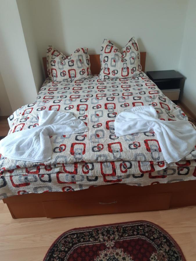 Lucian Studio Apartment Bucureşti Exterior foto